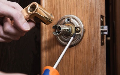 • Emergency locksmith services Dubai